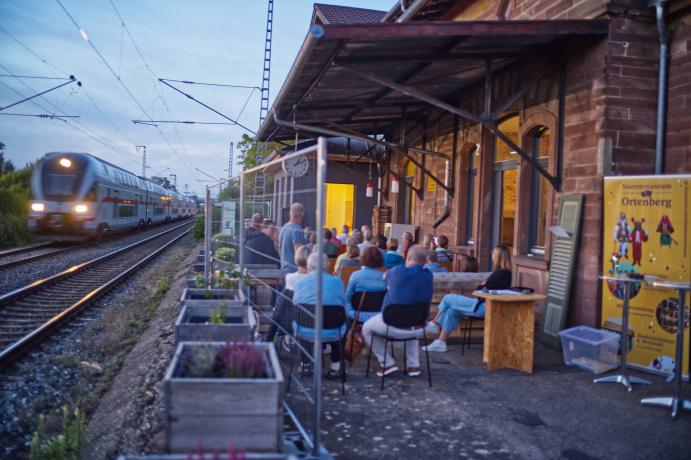 Hemingway im alten Bahnhof